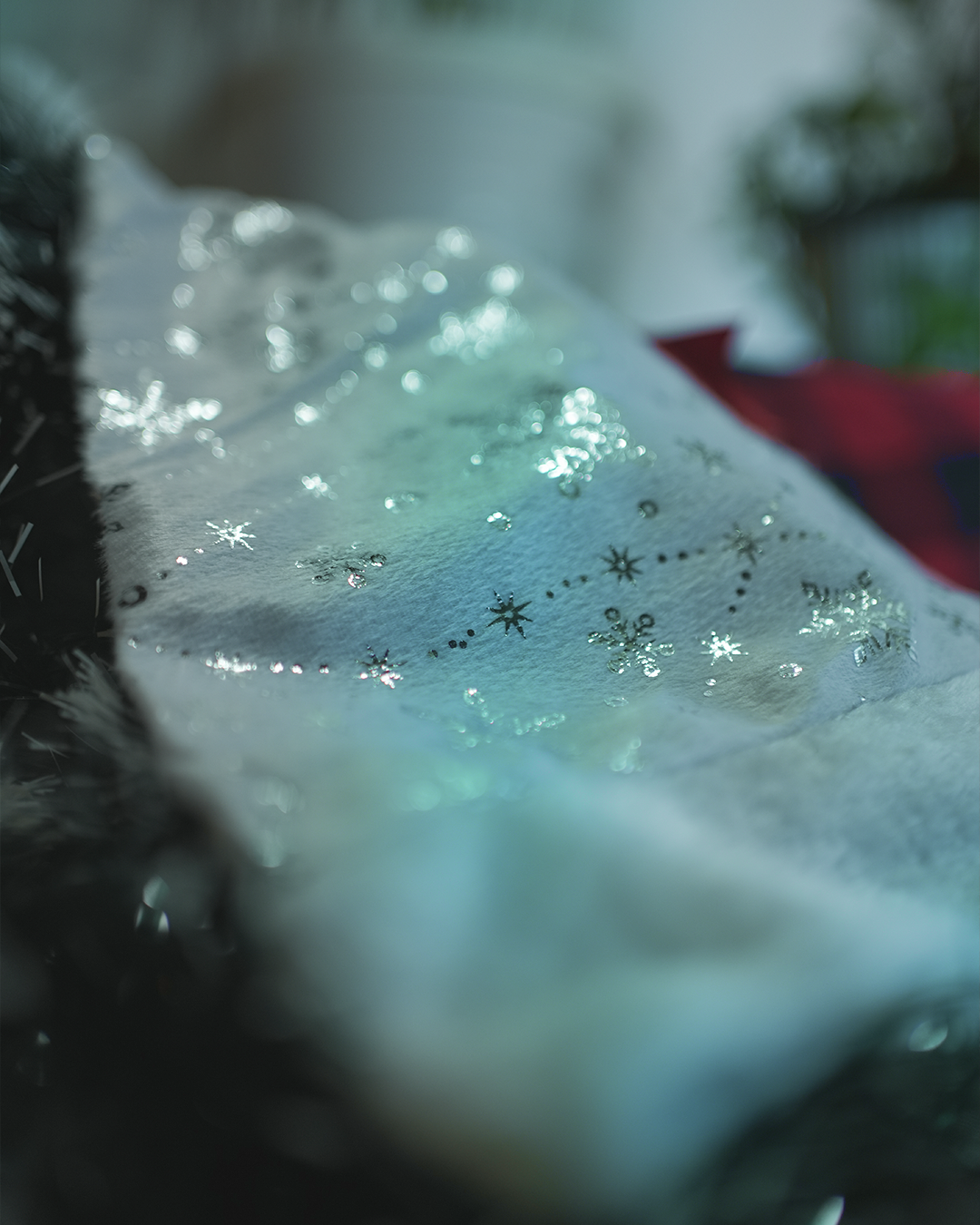 White Christmas hat with silver snowflakes - buy now!